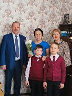 Поздравления с Женским днём 8 марта принимала мать участника спецоперации Наталья Лошманова
