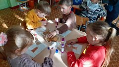 Аркадакские дети мастерят поделки из природного материала
