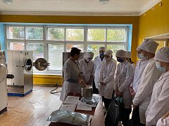 Студенты медколледжа познакомились с работой стерилизационного отделения Аркадакской районной больницы 