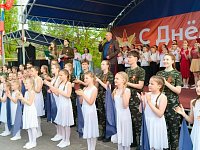 Патриотические песни звучали с аркадакской сцены в День Победы
