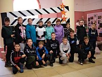 Пятиклассники городской средней школы № 3 в кинотеатре играли и смотрели мультфильм