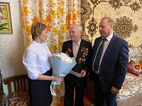 Сегодня в Росташах поздравляли ветерана битвы под Москвой Василия Зотова