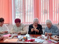 В Центре соцобслуживания для представителей старшего поколения прошел мастер-класс по бисероплетению