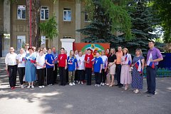 Глава района принял участие в торжественной церемонии поднятия российского триколора
