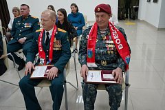 Замминистра обороны России Виктор Горемыкин провел личный прием военнослужащих и членов семей в Саратове и наградил отличившихся при выполнении боевых задач в зоне СВО
