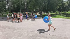 В аркадакском городском парке слышны детские голоса