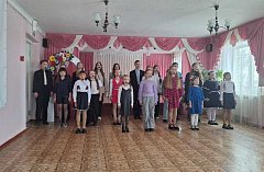 В аркадакском Доме детского творчества звучали поздравления, стихи, исполнялись песни и танцы