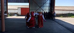 Росташовские "Сударушки" выступили с концертом на току