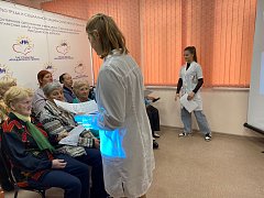 Студенты медицинского колледжа провели профилактическую лекцию для получателей соцуслуг