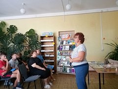 Сотрудники областной библиотеки в Аркадаке презентовали выставку «Альфред Шнитке и его эпоха»