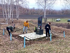 Краснознаменцы массово вышли на весеннюю уборку