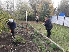 Прошла уборка общественных территорий в Семёновском поселении