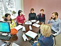На базе Комплексного центра социального обслуживания населения работала горячая телефонная линия