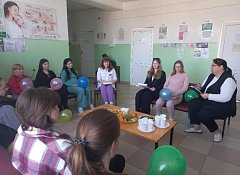 С аркадакскими  беременными женщинами общались психолог и специалист по работе с семьёй