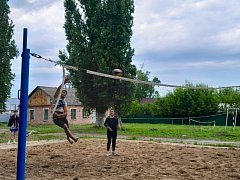 В медицинском колледже прошли соревнования по волейболу среди сборных команд юношей и девушек