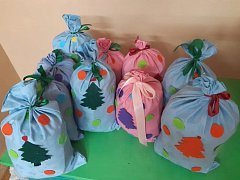 Сало и сухари, лекарства и носки были отправлены из Аркадакского района бойцам на СВО