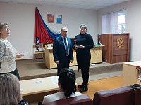 Семьям погибших защитников Отечества из Аркадакского района вручили памятные знаки