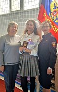 Аркадакским школьницам вручили паспорта