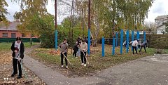 Студенты медицинского колледжа присоединились к месячнику по благоустройству территорий города