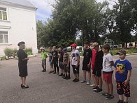 Дорожные полицейские провели для детей игру-путешествие "Азбука дороги"