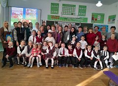 Аркадакские школьники поздравляют мам и благодарят за заботу и теплоту