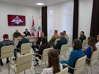Замминистра обороны России Виктор Горемыкин провел личный прием военнослужащих и членов семей в Саратове и наградил отличившихся при выполнении боевых задач в зоне СВО