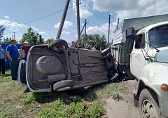 Сегодня в Аркадаке  Лада Гранта врезалась в грузовик