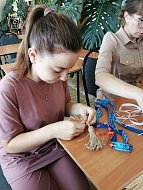 В творческой мастерской библиотеки прошёл мастер-класс по изготовлению обережной куклы