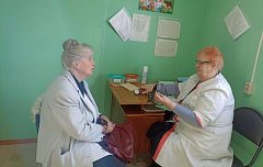 Мобильная бригада медиков посетила жителей села Росташи