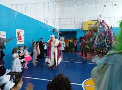 К детям в Новосельскую школу приезжали артисты из Балашова с пьесой «Новогоднее приключение на морском дне»