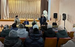 Жители Краснознаменского муниципального образования обсуждали вопросы развития поселения с местной и районной властью