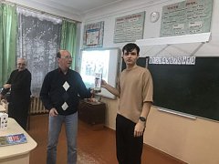 Семёновские школьники принимали у себя участников лыжного похода из Турков