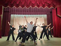 Для кружковцев районного Дома культуры мастер-класс провёл московский хореограф