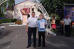 В Аркадаке обновлён районный стенд "Дети - наша гордость"