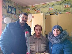 В Аркадакском районе в праздничные дни представители власти навестили семьи мобилизованных
