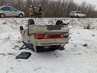В Аркадакском районе молодой лихач съехал с дороги и перевернулся