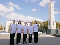 Юные аркадакские вокалисты вместе с творческой молодёжью региона спели гимн России