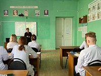 Сотрудники полиции говорили со студентами-медиками на важные темы