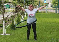 В Аркадакском Центре соцобслуживания для получателей социальных услуг организуют физкультминутки на свежем воздухе 