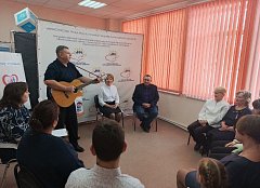 Депутат Саратовской областной думы Василий Кравцов встретился с многодетными семьями