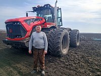 Труженик аркадакских полей Алексей Глухов считает работу на земле важным и нужным делом