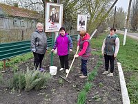 В Красном Знамени провели очередную уборку в общественных местах