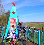 Краснознаменцы продолжают благоустраивать свою территорию