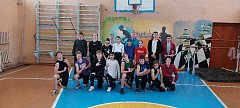 Учащиеся первой городской школы проверяют уровень своей физической подготовленности