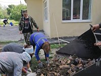Коллектив Новосельского Дома культуры вышел на субботник