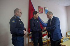 В администрации Аркадакского района орден Мужества вручили сыну погибшего бойца