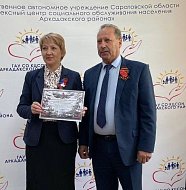 Глава Аркадакского района встретился с мобилизованным военным и волонтёрами