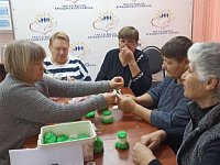 Кистендейцы изготавливали гномика и занимались физкультурой