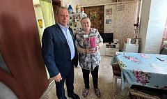 Жен и матерей участников СВО с 8 Марта поздравил Николай Луньков