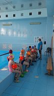Бассейн во Дворце спорта в летнее время продолжает свою работу